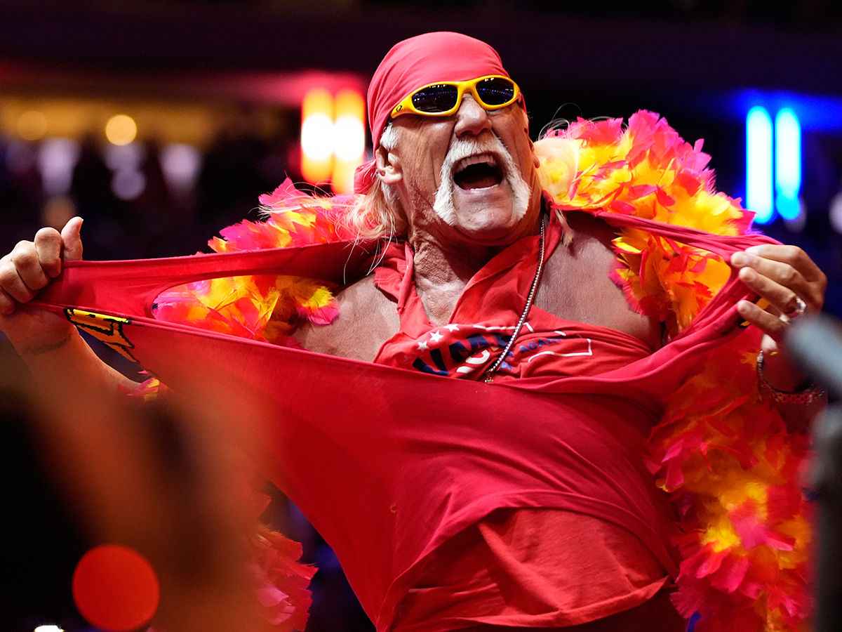 Hulk Hogan WWE Hall of Famer And Wrestling Legend Photos8