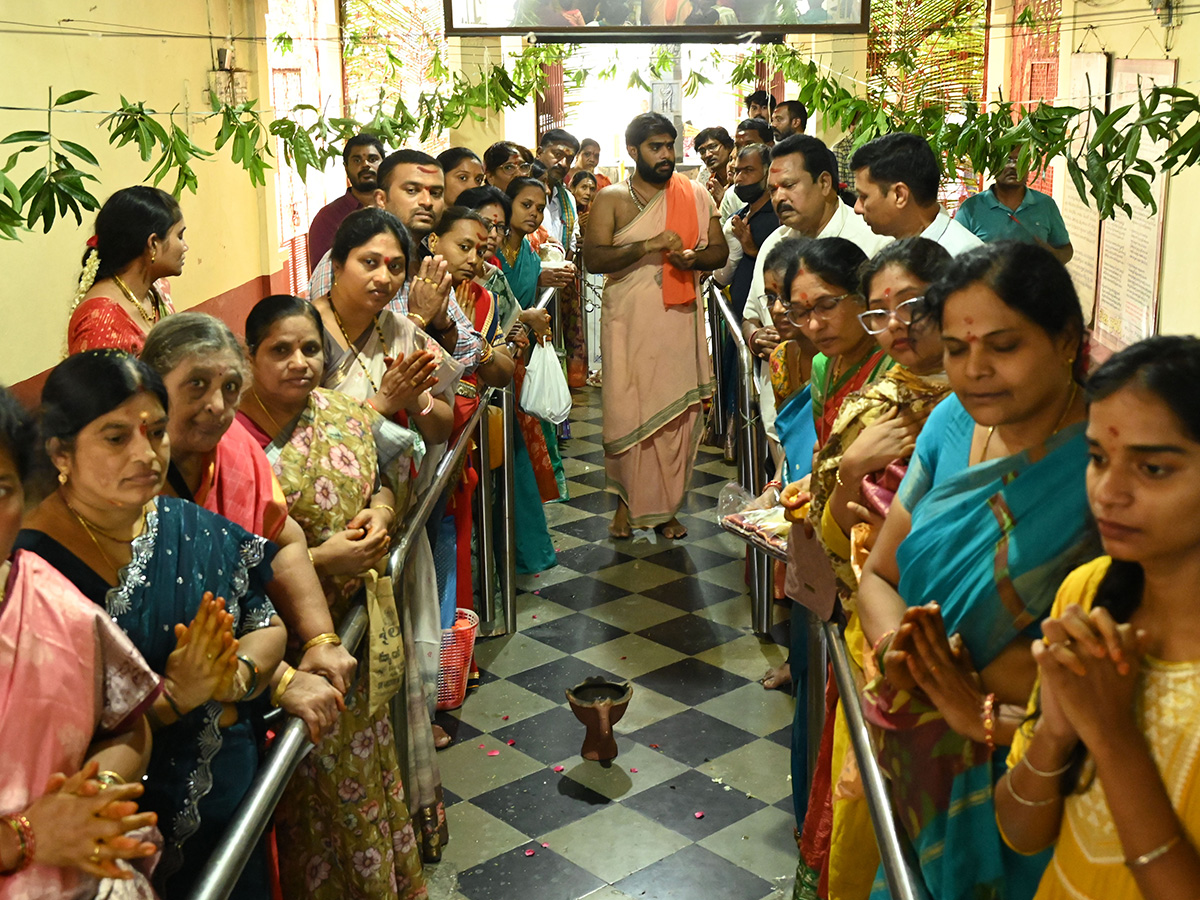 Sravana Sukravaram 2025 Telugu States Photos28