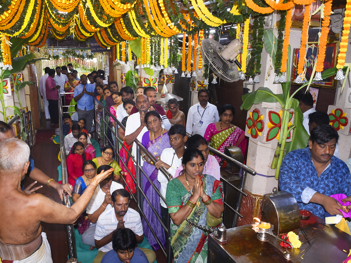 Sravana Sukravaram 2025 Telugu States Photos8
