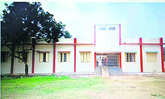 వైఎస్సార్‌ సీపీ ప్రభుత్వంలో సకల హంగులు 1
