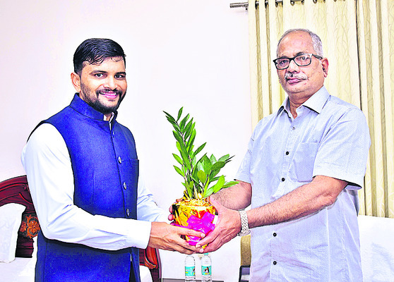జస్టిస్ సురేష్ రెడ్డికి ఘన స్వాగతం 1