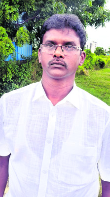 ప్రభుత్వ భవనాలకే రక్షణ లేదు..! 2