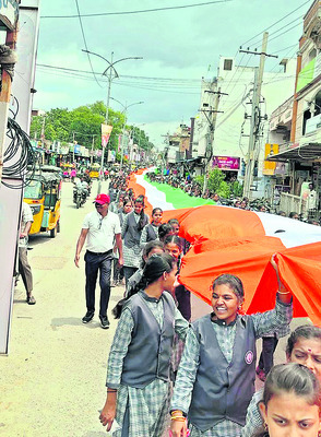 సైనికుల త్యాగం స్ఫూర్తిదాయకం 1