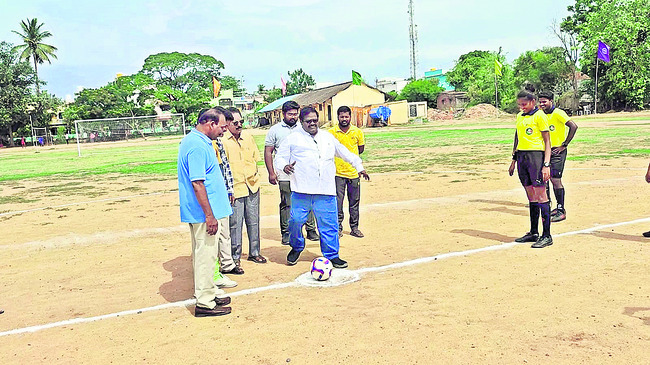 అంతర్ జిల్లాల ఫుట్బాల్ టోర్నీ ప్రారంభం 1