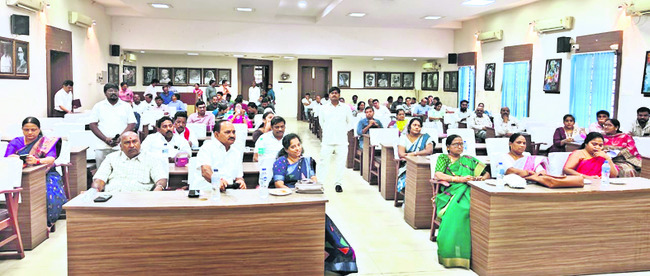 ఏడాదైనా రాని కొత్త పింఛన్లు 1