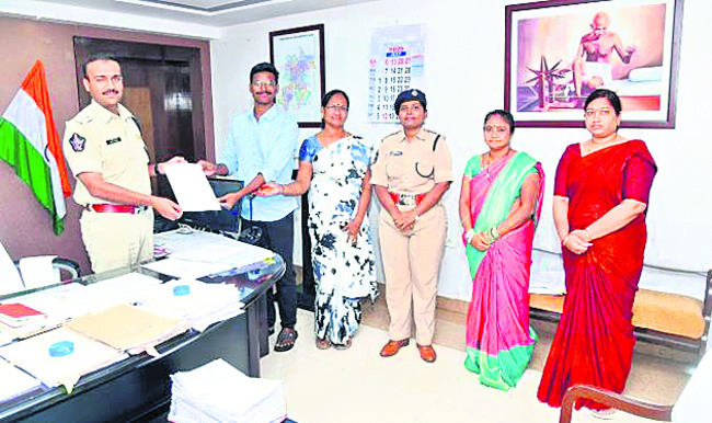 వంగర ఘాట్రోడ్డుకు గండి 1