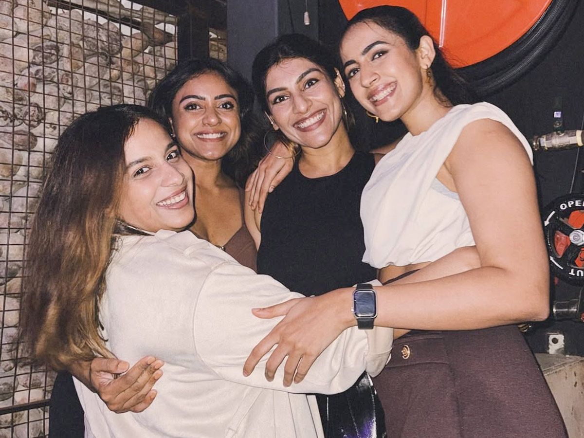 Niharika Konidela Enjoying Night Party with Her friends Photos2