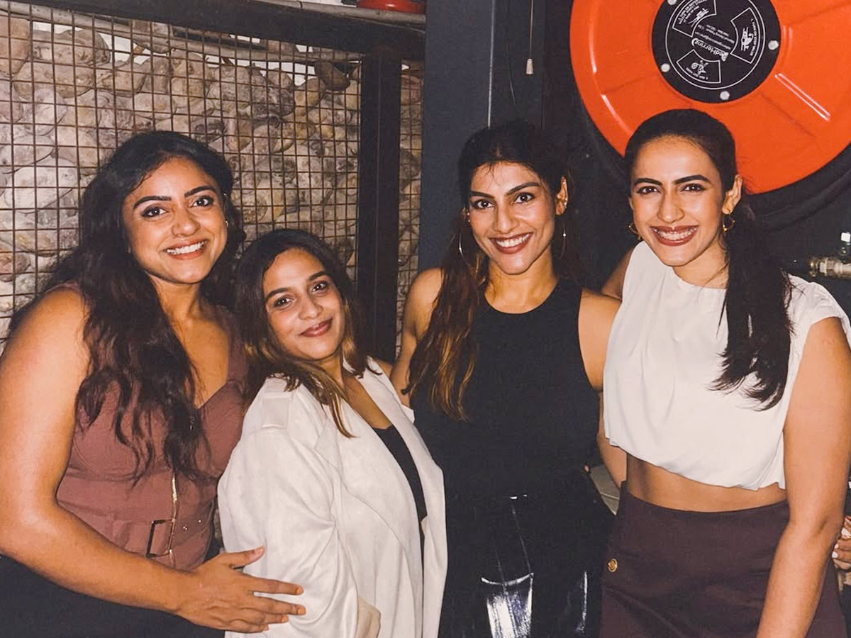 Niharika Konidela Enjoying Night Party with Her friends Photos1