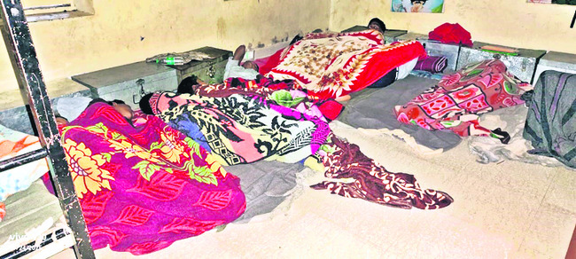 ఆశ్రమాల్లో అవస్థలు8