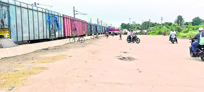 గూడ్స్ గోదాం.. తరలిపోనుందా? 1