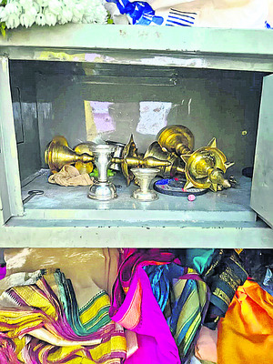 షిర్డీసాయి ఆలయంలో చోరీ 2