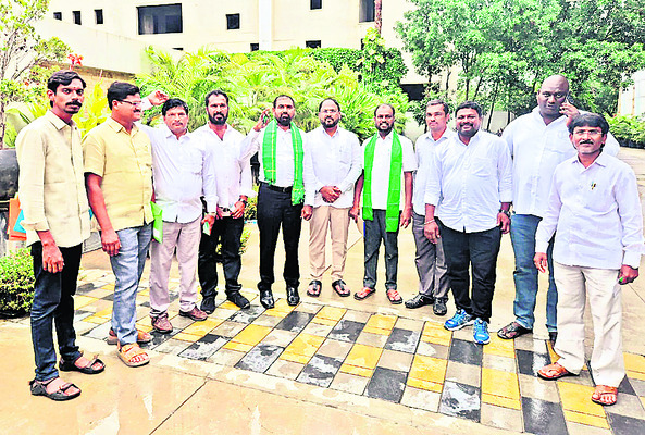 వండర్‌ బుక్‌ ఆఫ్‌  వరల్డ్‌ రికార్డుకు ఎంపిక
2