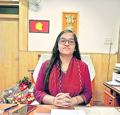 గజపతి జిల్లా కలెక్టర్‌ బాధ్యతల స్వీకరణ 1