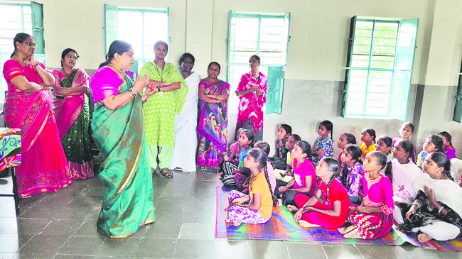 మల్లన్న ఆలయంలో భక్తుల సందడి 2