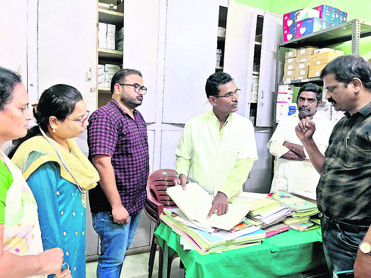 ప్రశాంతంగా సర్వేయర్ల పరీక్షలు1