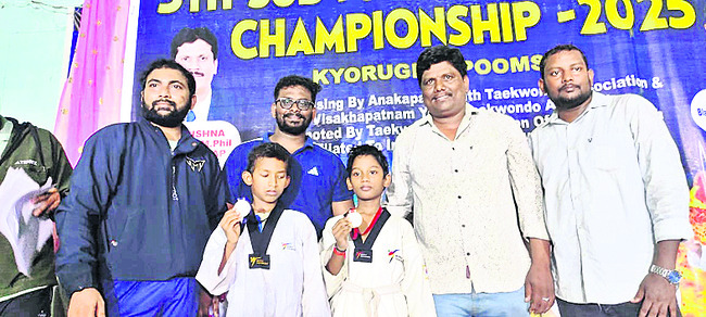 రసవత్తరంగా తైక్వాండో పోటీలు 1
