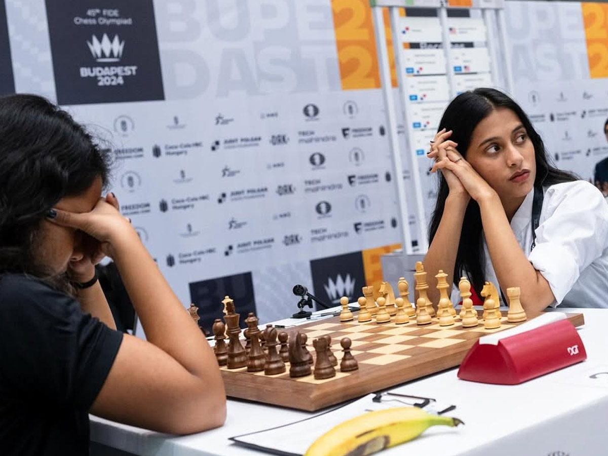 Divya Deshmukh is the first Indian woman champion, Becomes Grandmaster Photos11