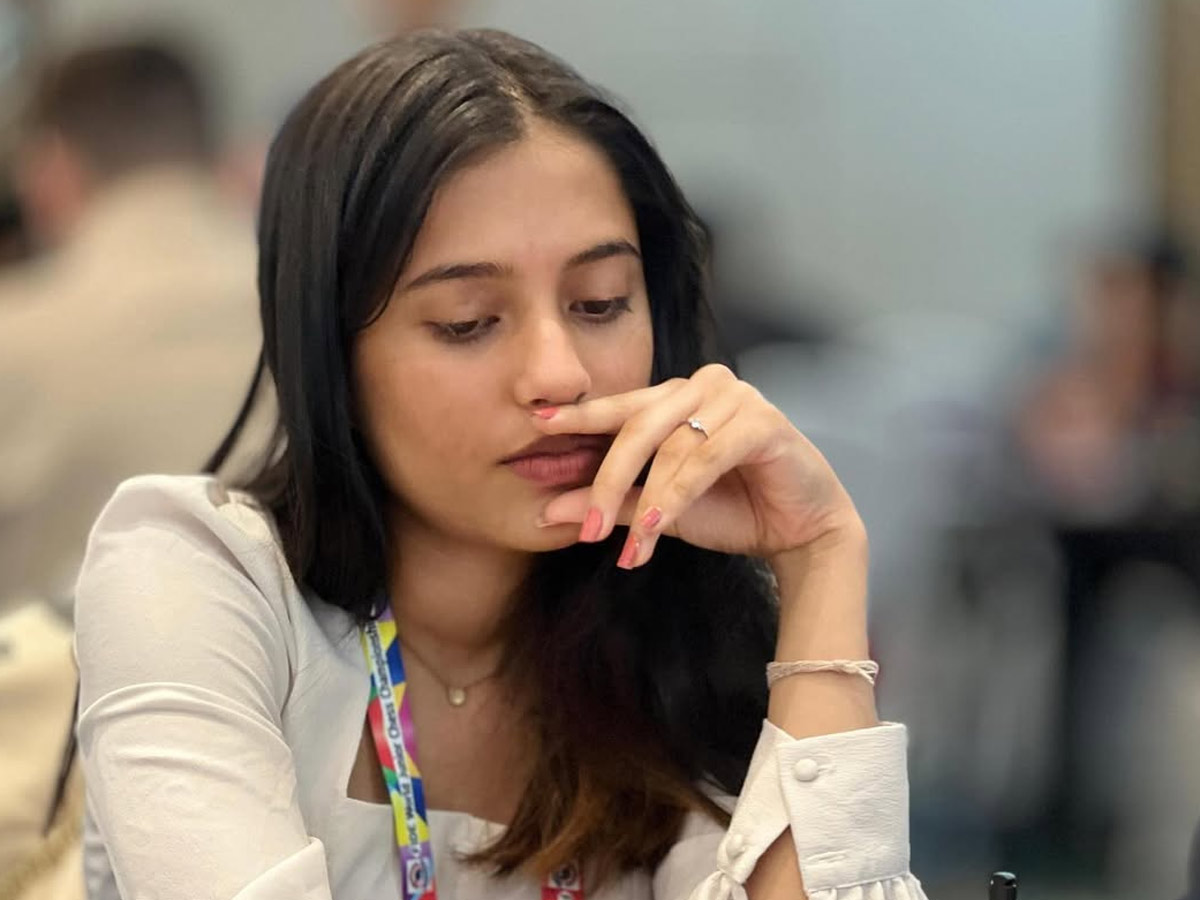 Divya Deshmukh is the first Indian woman champion, Becomes Grandmaster Photos16