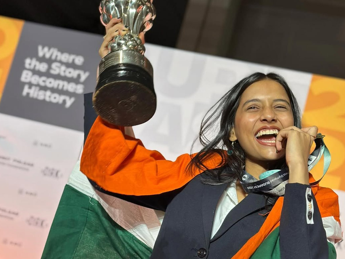 Divya Deshmukh is the first Indian woman champion, Becomes Grandmaster Photos3