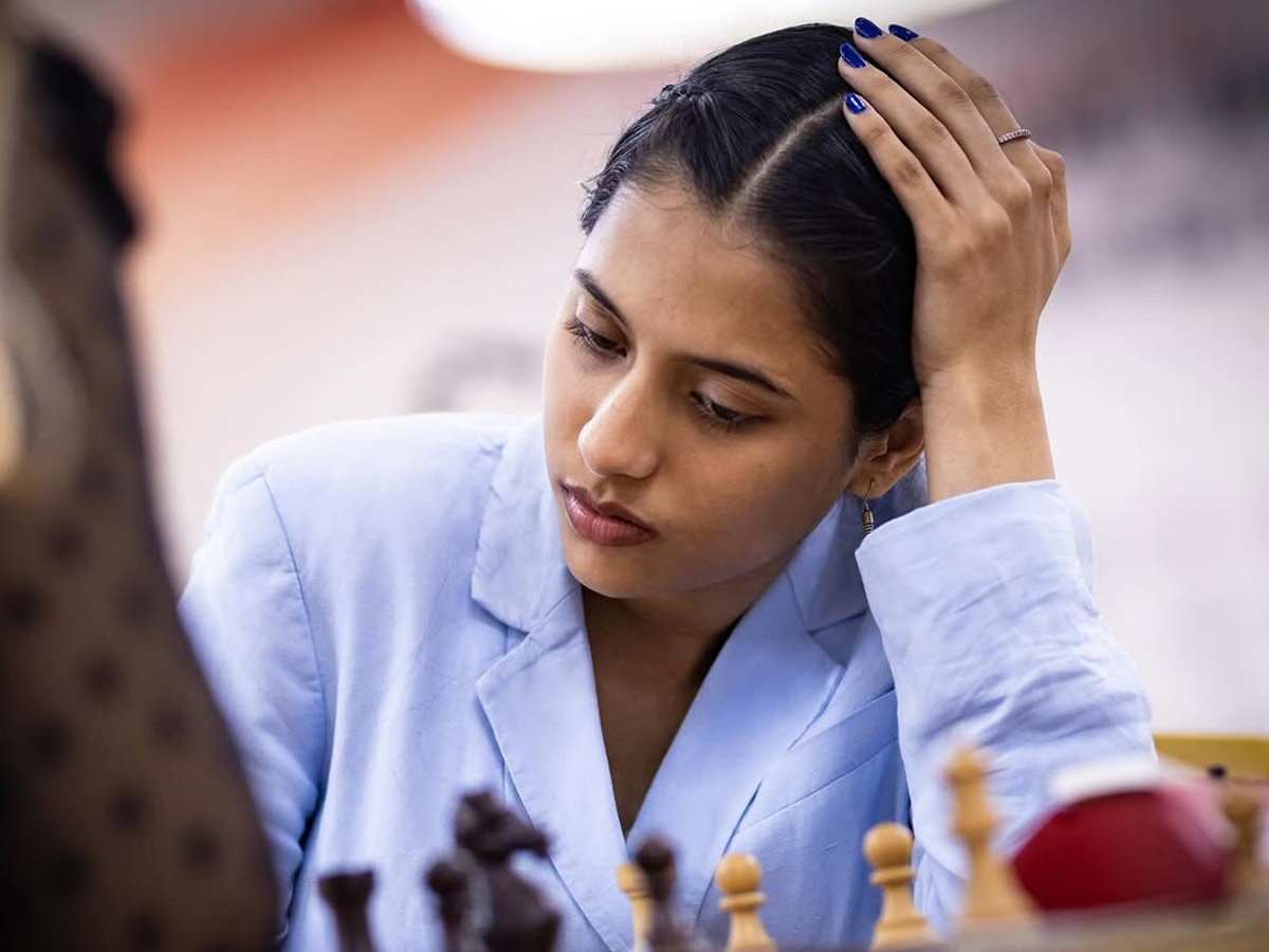 Divya Deshmukh is the first Indian woman champion, Becomes Grandmaster Photos7
