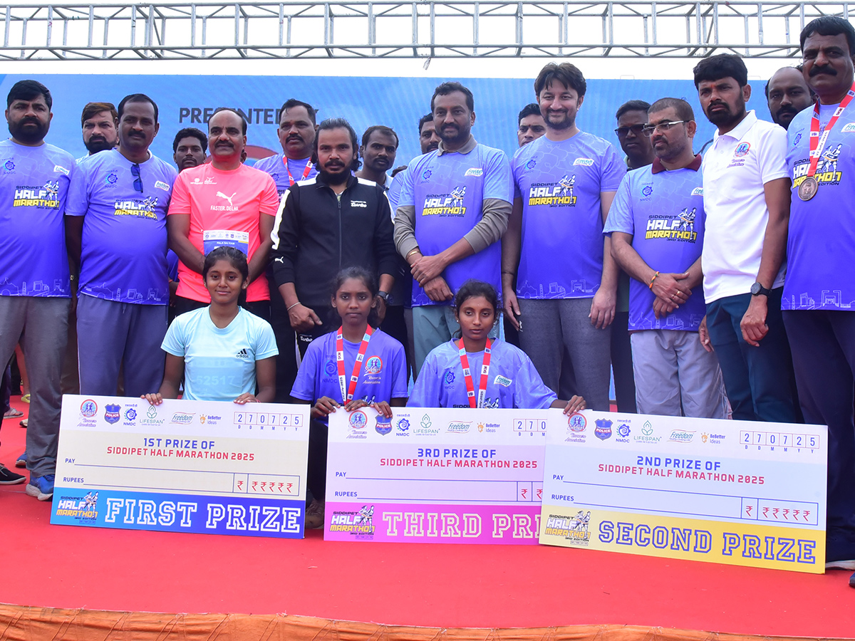 Half Marathon At Ranganayaka Sagar In Siddipet Photos9