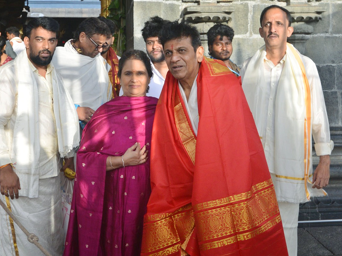 Kannada Hero Shivaraj Kumar Visits Tirumala Photos6