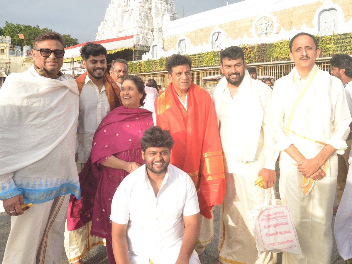 Kannada Hero Shivaraj Kumar Visits Tirumala Photos8