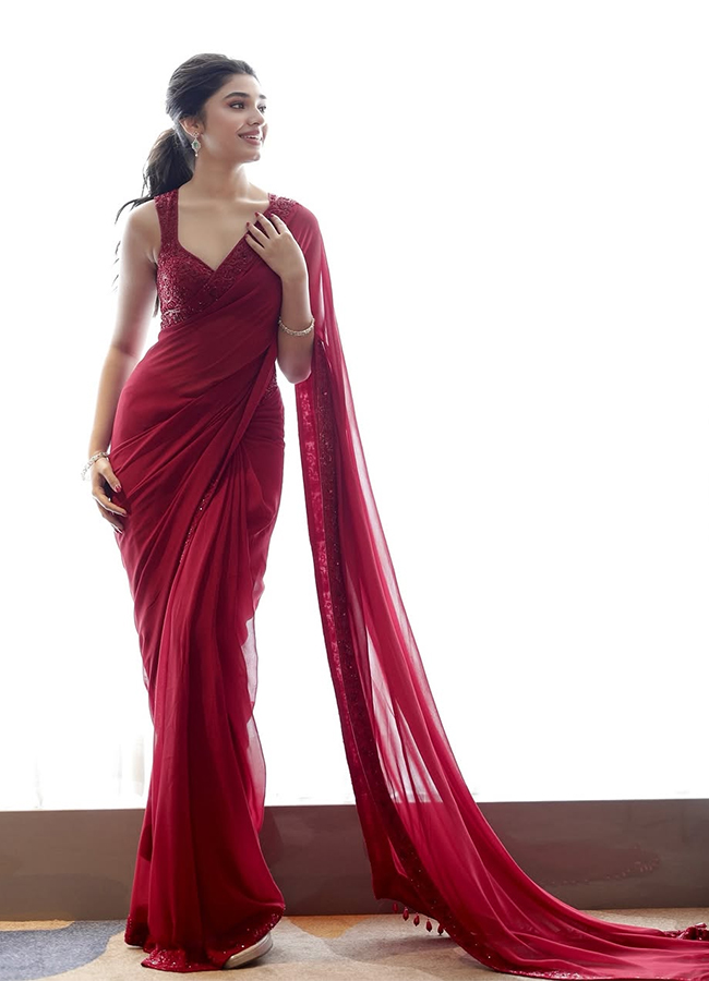 Tollywood Actress Krithi Shetty Red Dresses Photos2