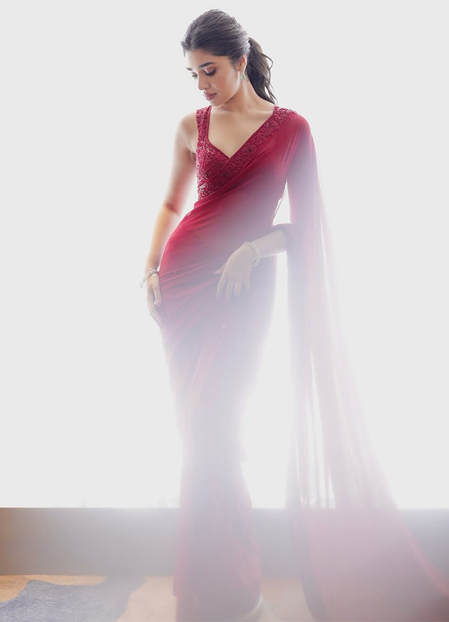 Tollywood Actress Krithi Shetty Red Dresses Photos4