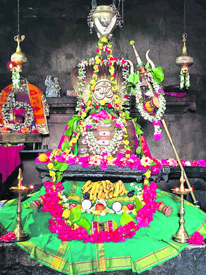 కోటగుళ్లలో ప్రత్యేక పూజలు 
1