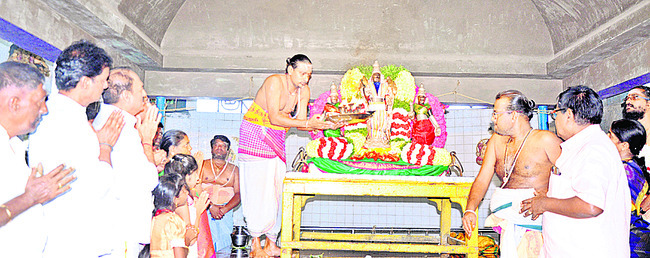 తిరుత్తణిలో ఆడి పూజల కోలాహలం1