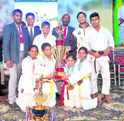 ఇళ్ల సర్వే పూర్తిచేయండి 3