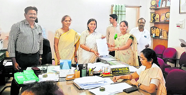 వైద్య సిబ్బందికి నియామక ఉత్తర్వులు
2