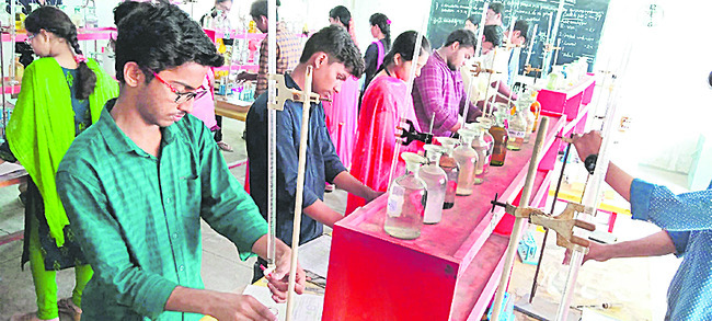 విద్యార్థుల మెదడుకు పదును 1