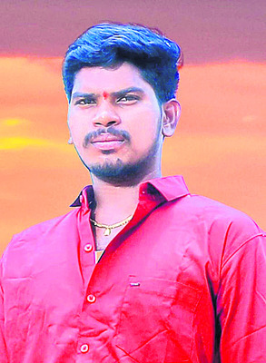 ఆర్టీసీ బస్సు ఢీకొని ప్రభుత్వ  ఉపాధ్యాయుడి మృతి1