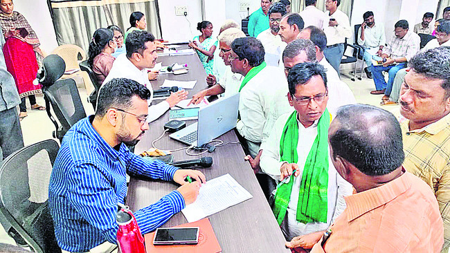 అర్జీలకు 48 గంటల్లో పరిష్కారం చూపాలి1