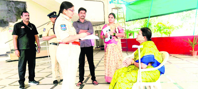 బాధితులకు సత్వర న్యాయం అందాలి
1