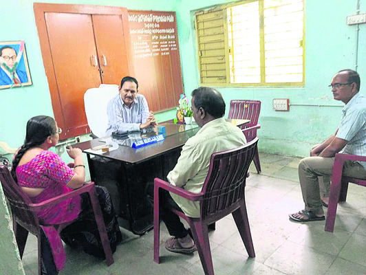 ఇళ్ల సర్వే పూర్తిచేయండి 2