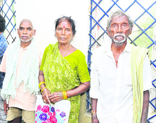 సారూ.. మా గోడు ఆలకించరూ..!2
