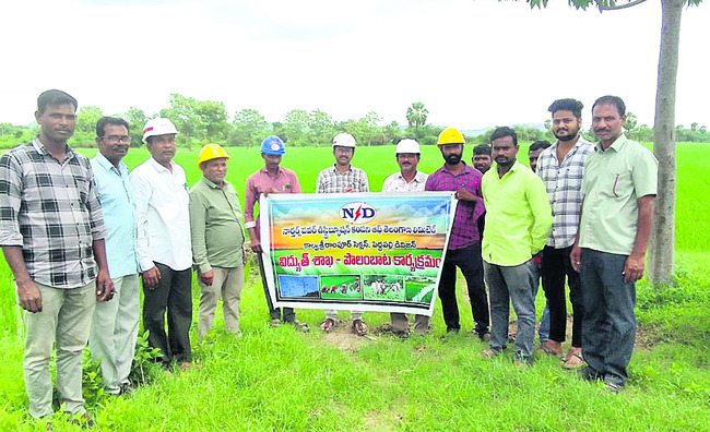 ఇళ్ల సర్వే పూర్తిచేయండి 1