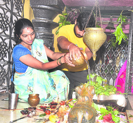 శ్రావణ పూజలు1