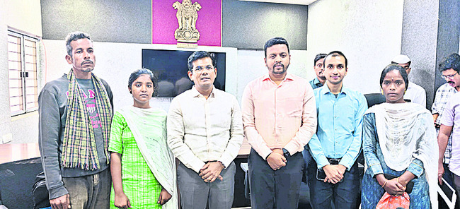 బంగారు కుటుంబాల దత్తతకు ముందుకు రావాలి 2