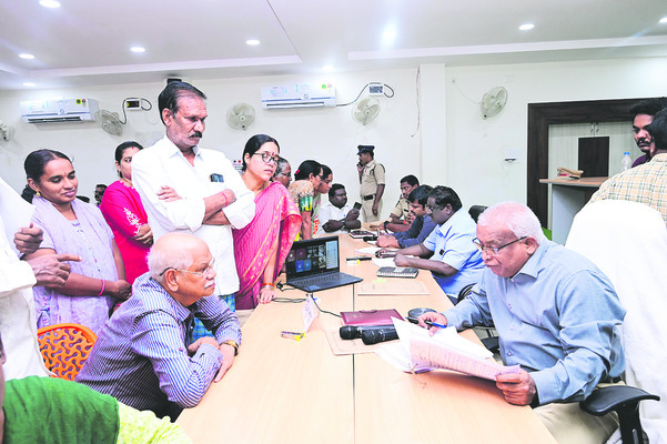 అర్జీలు త్వరితగతిన పరిష్కరించాలి 1