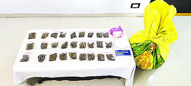 గంజాయి విక్రయ ముఠా అరెస్ట్‌ 1