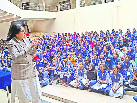 బాధితులకు పునరావాసం కల్పించండి
2