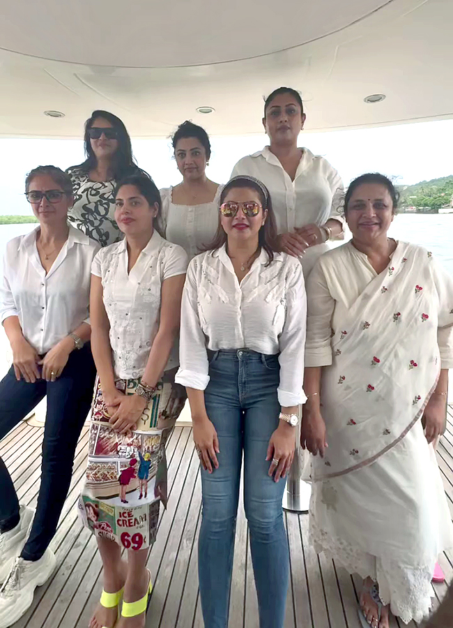 90s Stars Reunite in Style: A Joyful Celebration in Goa18