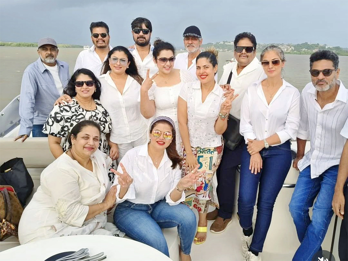 90s Stars Reunite in Style: A Joyful Celebration in Goa19