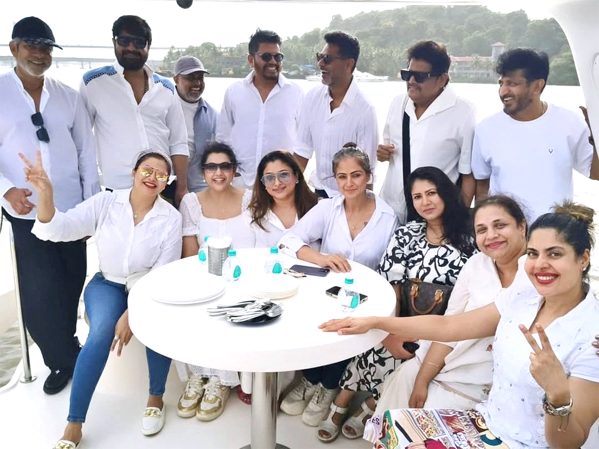 90s Stars Reunite in Style: A Joyful Celebration in Goa3