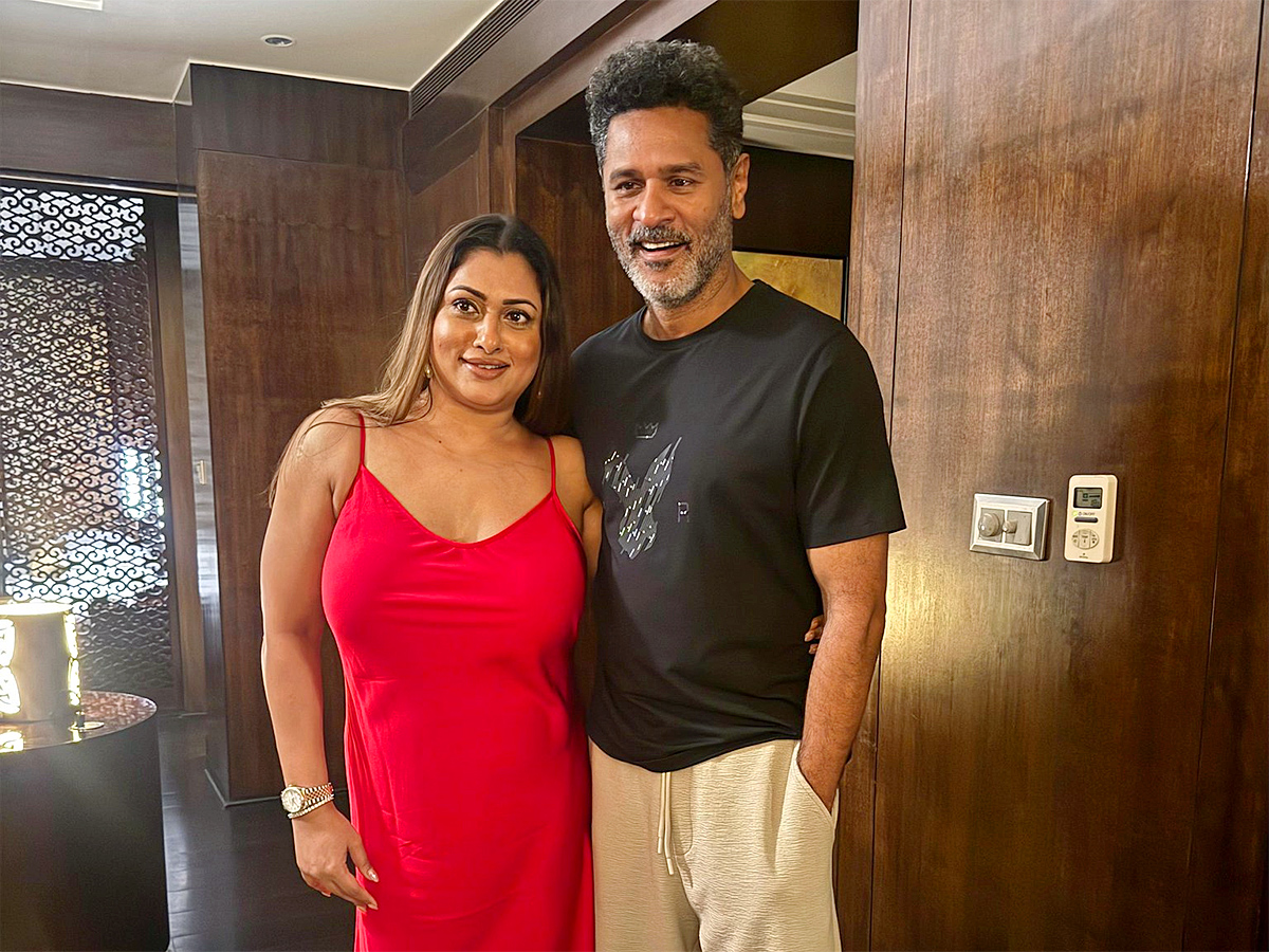90s Stars Reunite in Style: A Joyful Celebration in Goa8