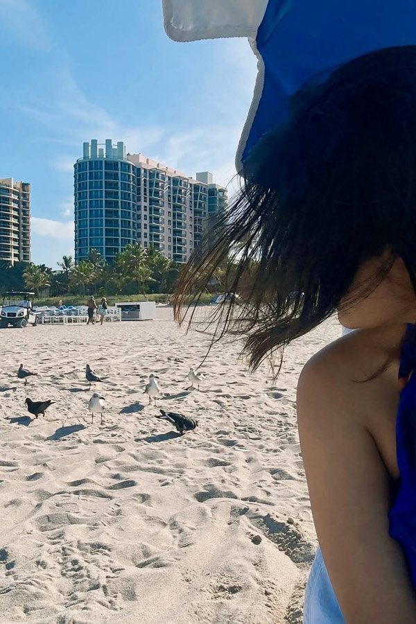 Bigg Boss Priyanka Jain beach vacation in the US Photos14